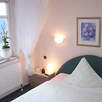 Alexandra Hotel 4*