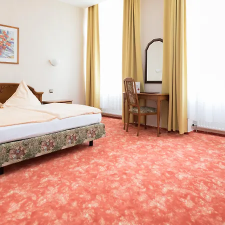 Alexandra 4*