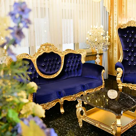 מלון Alexandra 4*