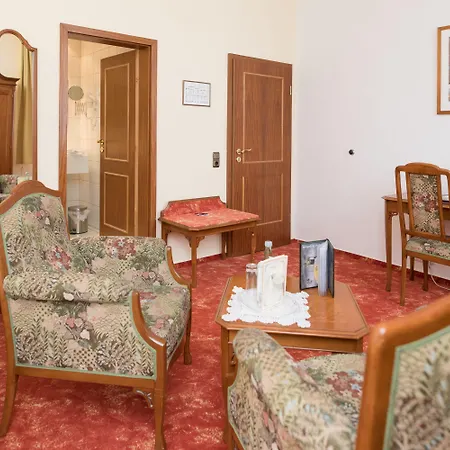 מלון Alexandra פלאואן