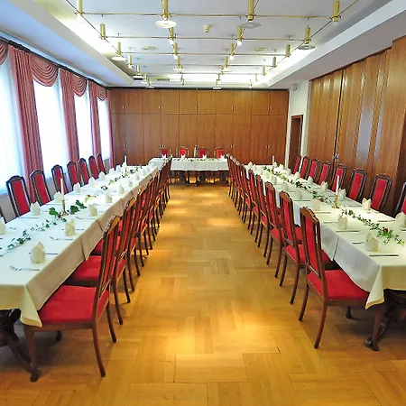 מלון Alexandra 4*