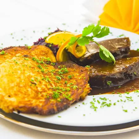 מלון Alexandra 4*