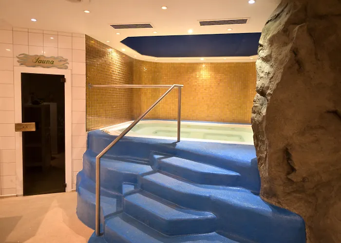 فندق Alexandra 4*