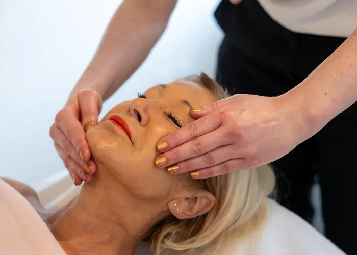 Alexandra فندق بلوين